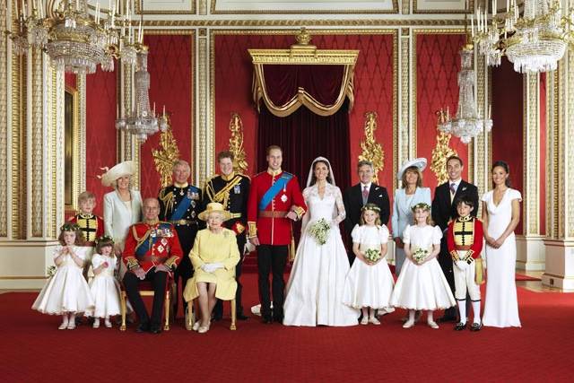 The official Royal portrait of the Duke and Duchess of Carmbridge with their families and wedding party